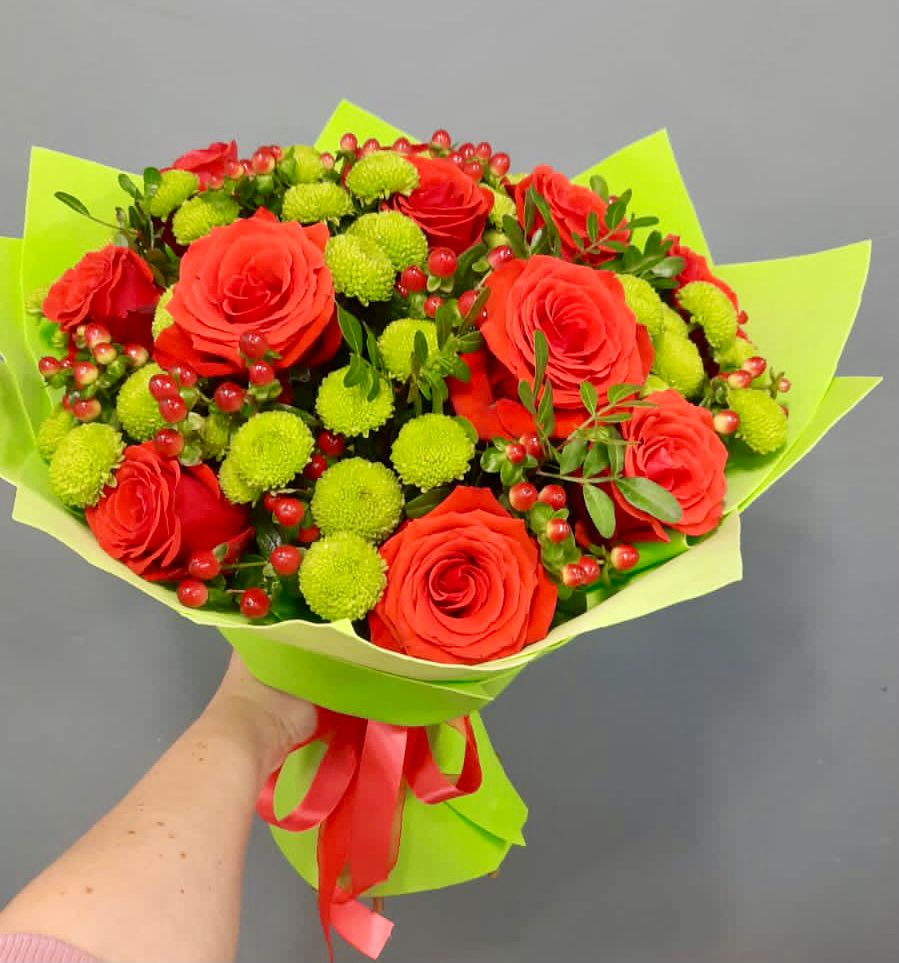 Букет цветов из: Хризантемы и Розы в Пригородный Оренбургский район