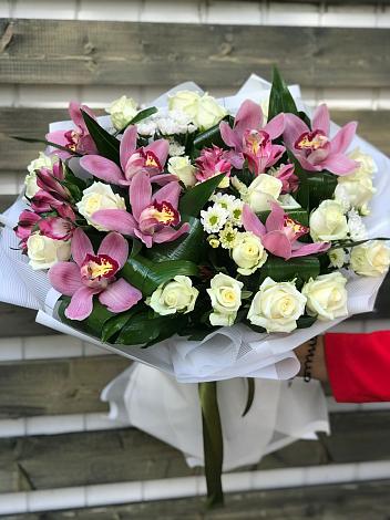 Букет цветов из: Розы и Хризантемы в Пригородный Оренбургский район