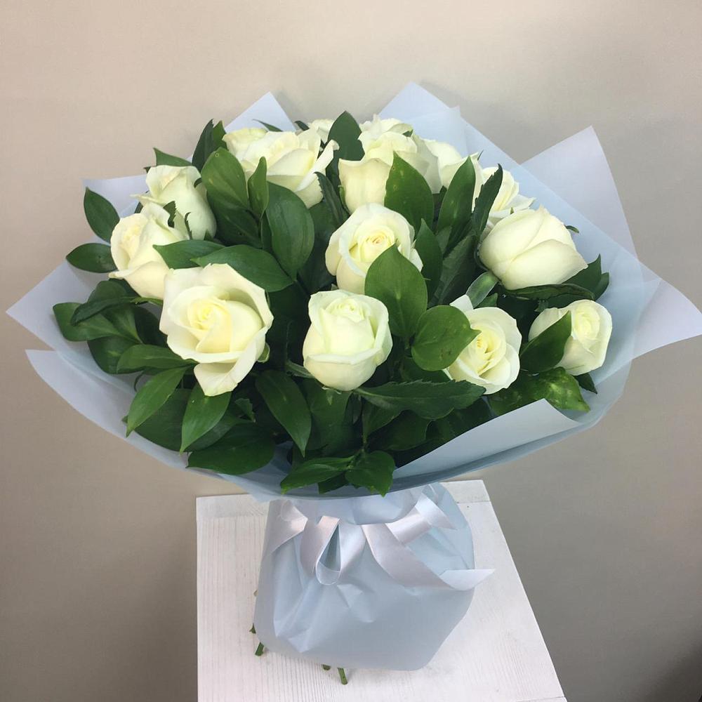 Букет 15 Белых роз Проуд в Пригородный Оренбургский район