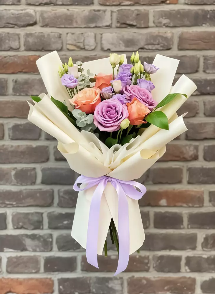 Букет цветов из: Лизиантусы и Розы в Пригородный Оренбургский район