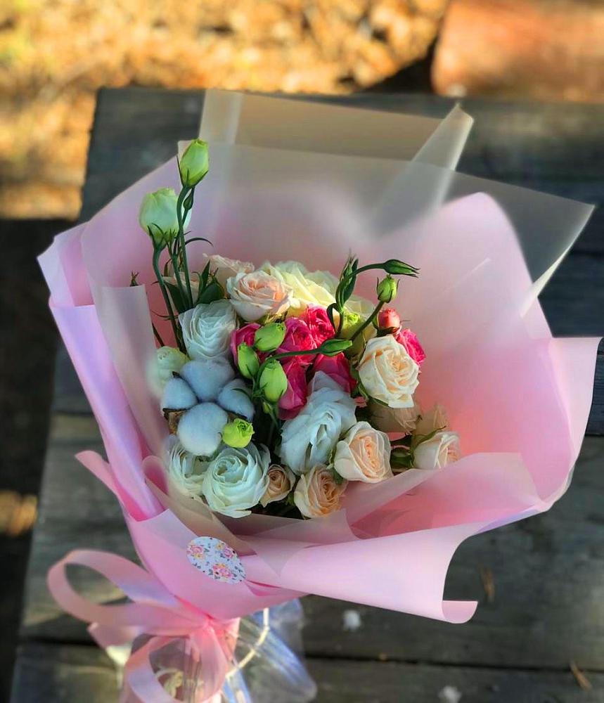 Букет цветов из: Розы и Лизиантусы в Пригородный Оренбургский район