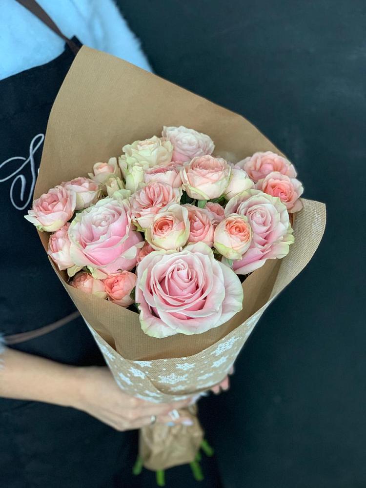 Букет цветов из: Хризантемы и Розы в Пригородный Оренбургский район