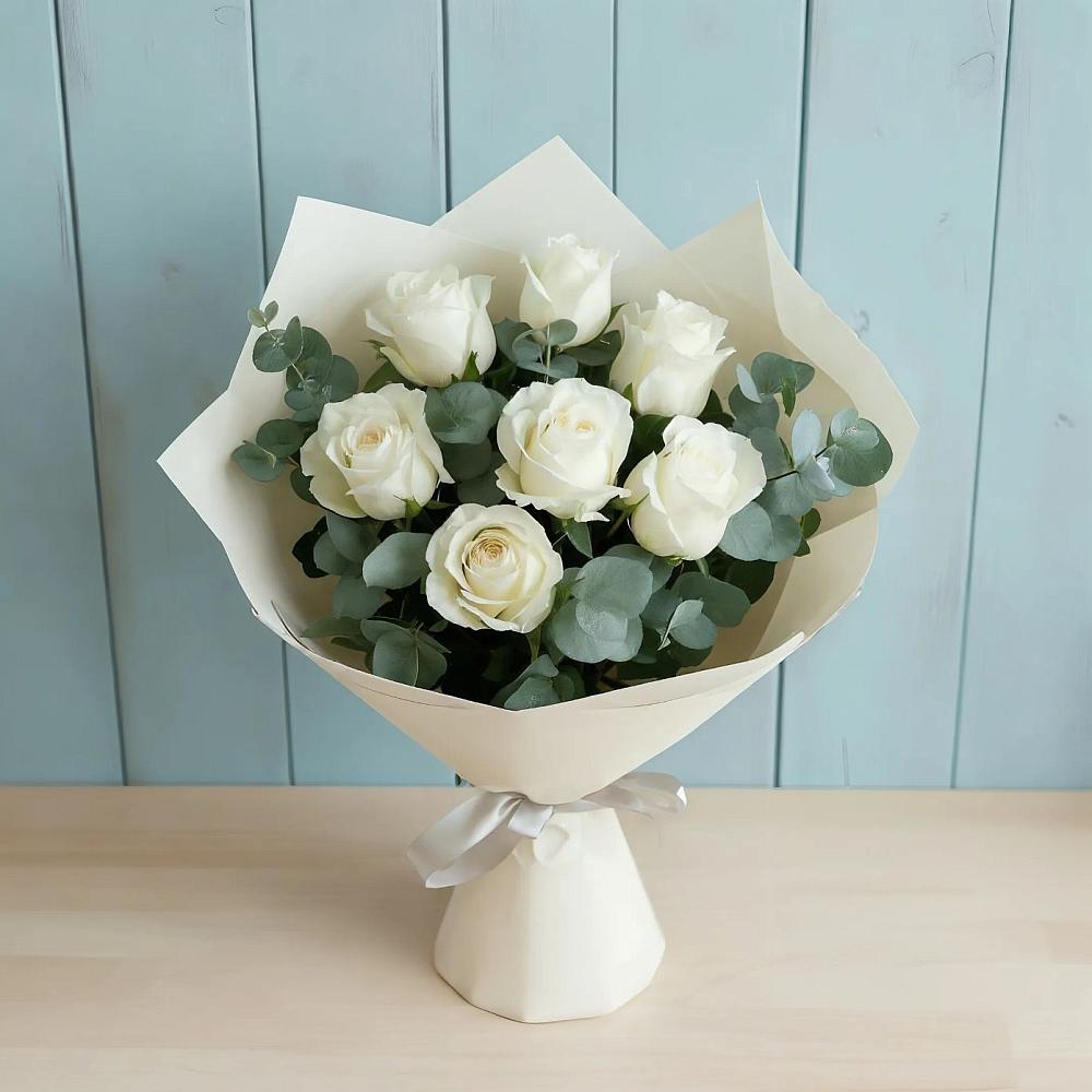 Букет Белые розы в Эвкалипте в Пригородный Оренбургский район