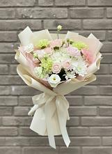 Букет цветов из:  Гвоздики, Розы, Лизиантусы и Хризантемы в Пригородный Оренбургский район