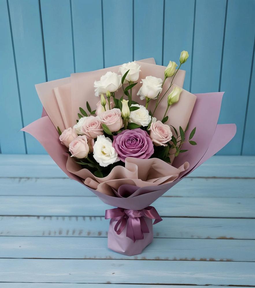 Букет цветов из: Розы и Лизиантусы в Пригородный Оренбургский район